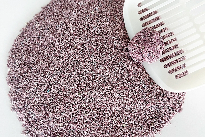 Arena para gatos con tofu triturado y sabor a lavanda Arena para gatos natural 1