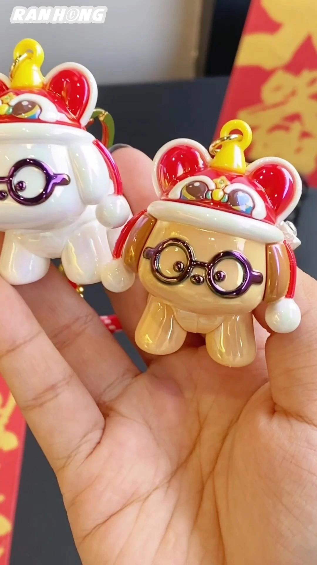 Ranhong Cute Cartoon Glasses Puppy Keychain Plastic Happy Snack Goods Pendant for Girlfriend for Couples Backpack Gift Source 1