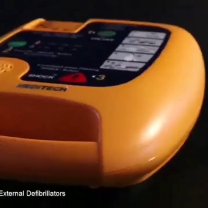 Model DEFI 5S OtomatikHarici Defibrilatör 1