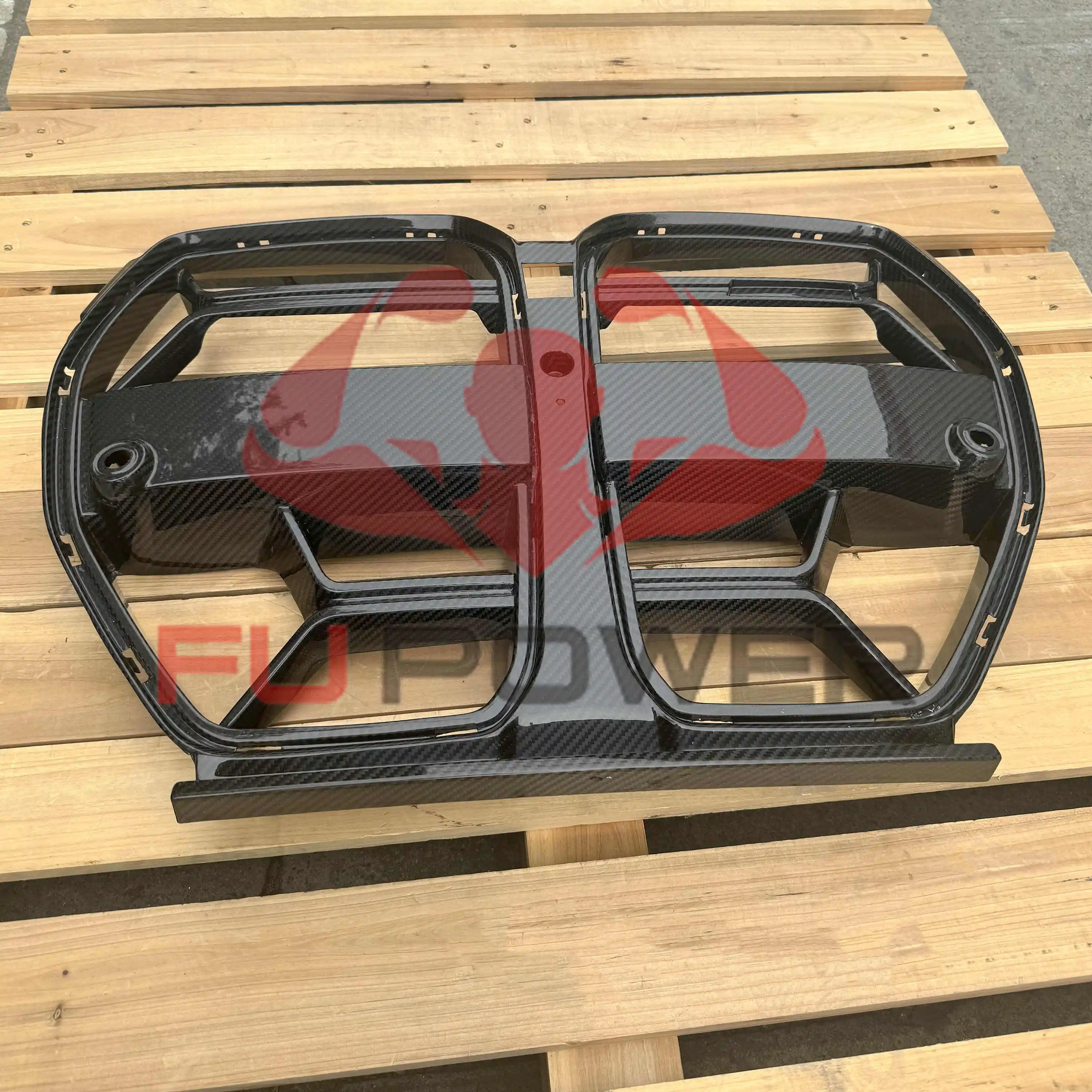 BMW M3 G80 M4 G82 Grilla de fibra frontal de carbono 1