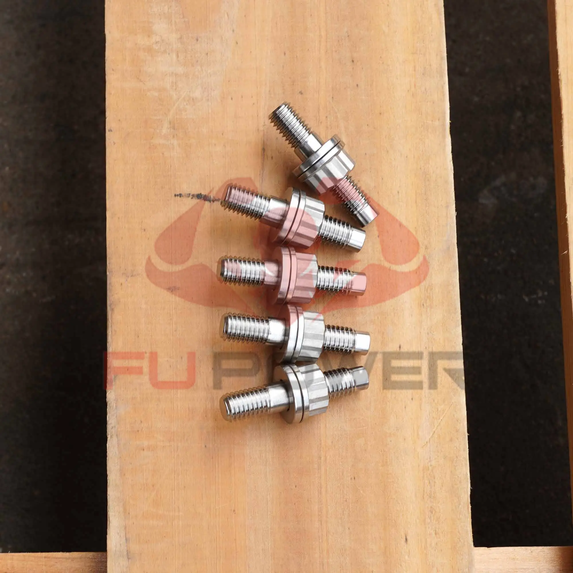 M10*1.25*45 Turbo al múltiple kit de sementales de titanio 1