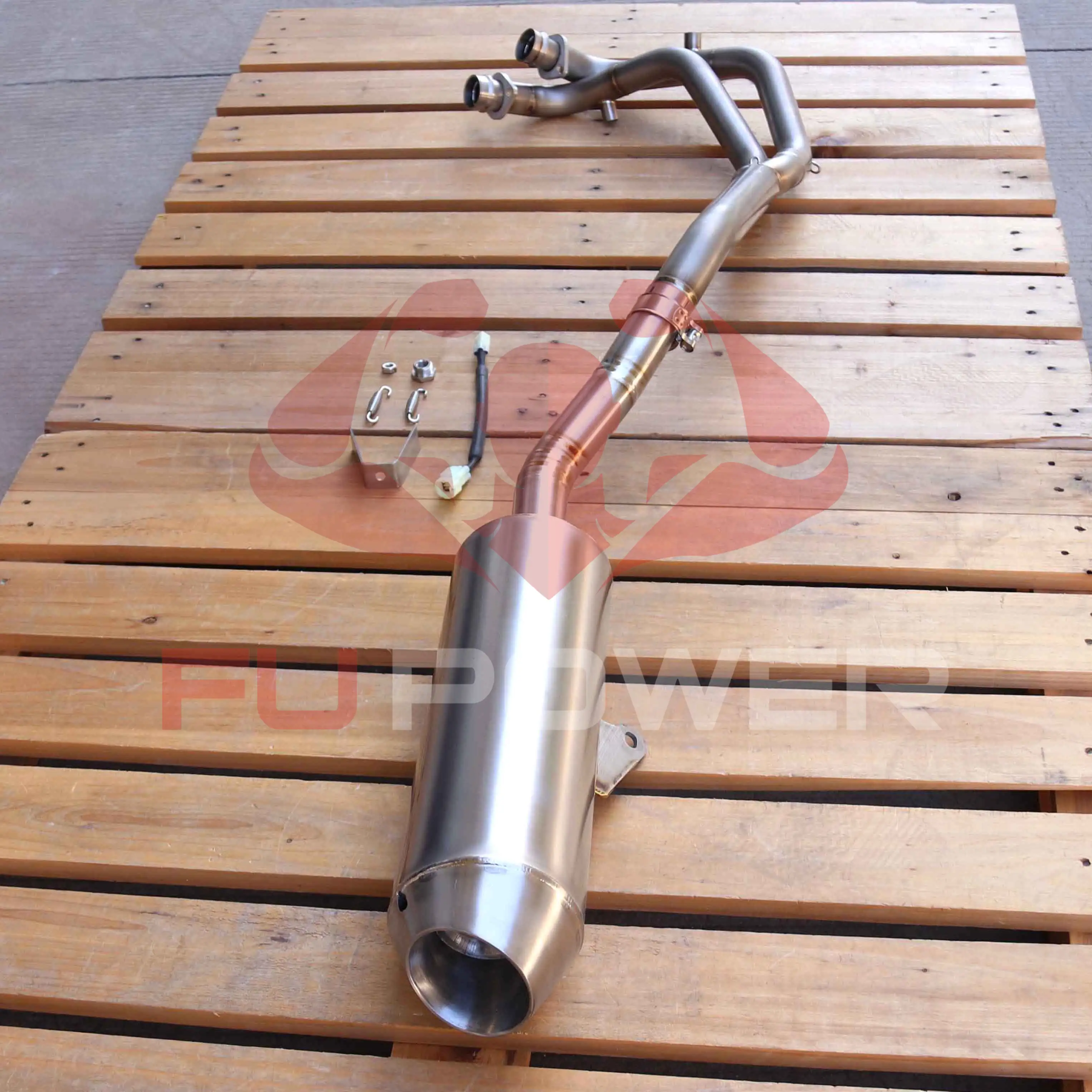 Titan-Auspuff für Yamaha Tenere 700 1