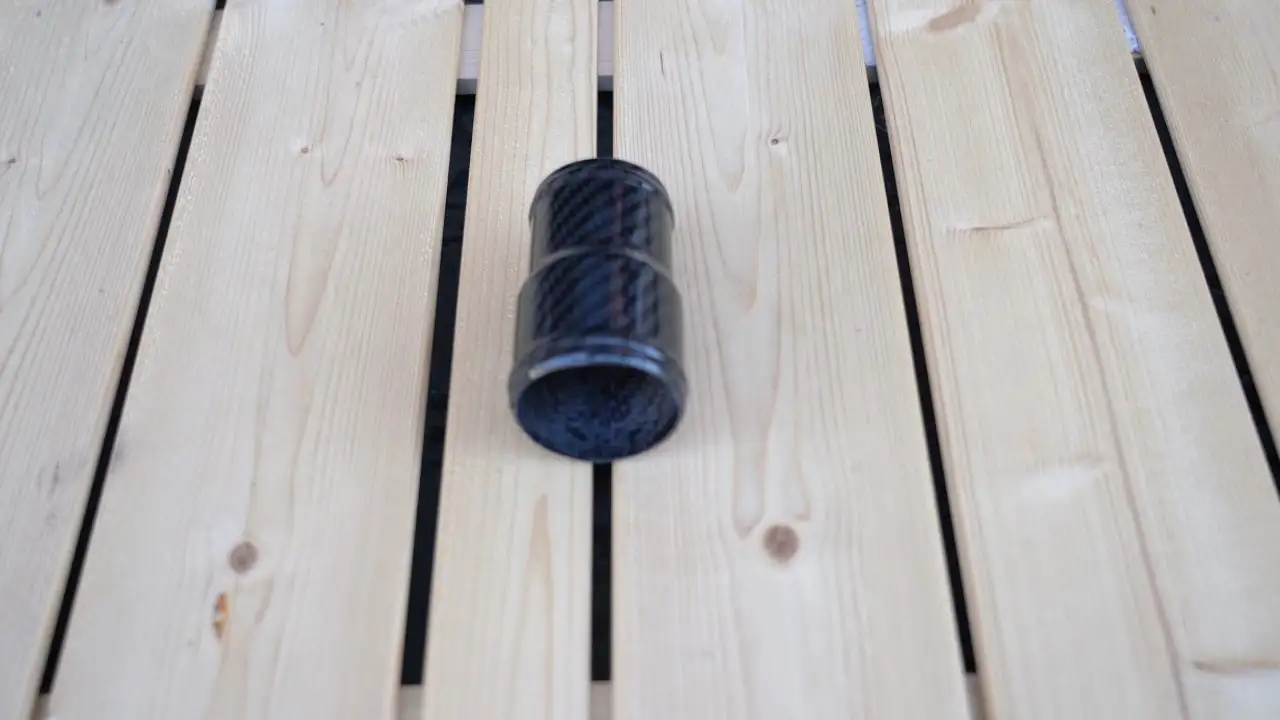 أنبوب مخفض من ألياف الكربون الجافة بقياس 1.75 بوصة إلى 2.0 بوصة 1