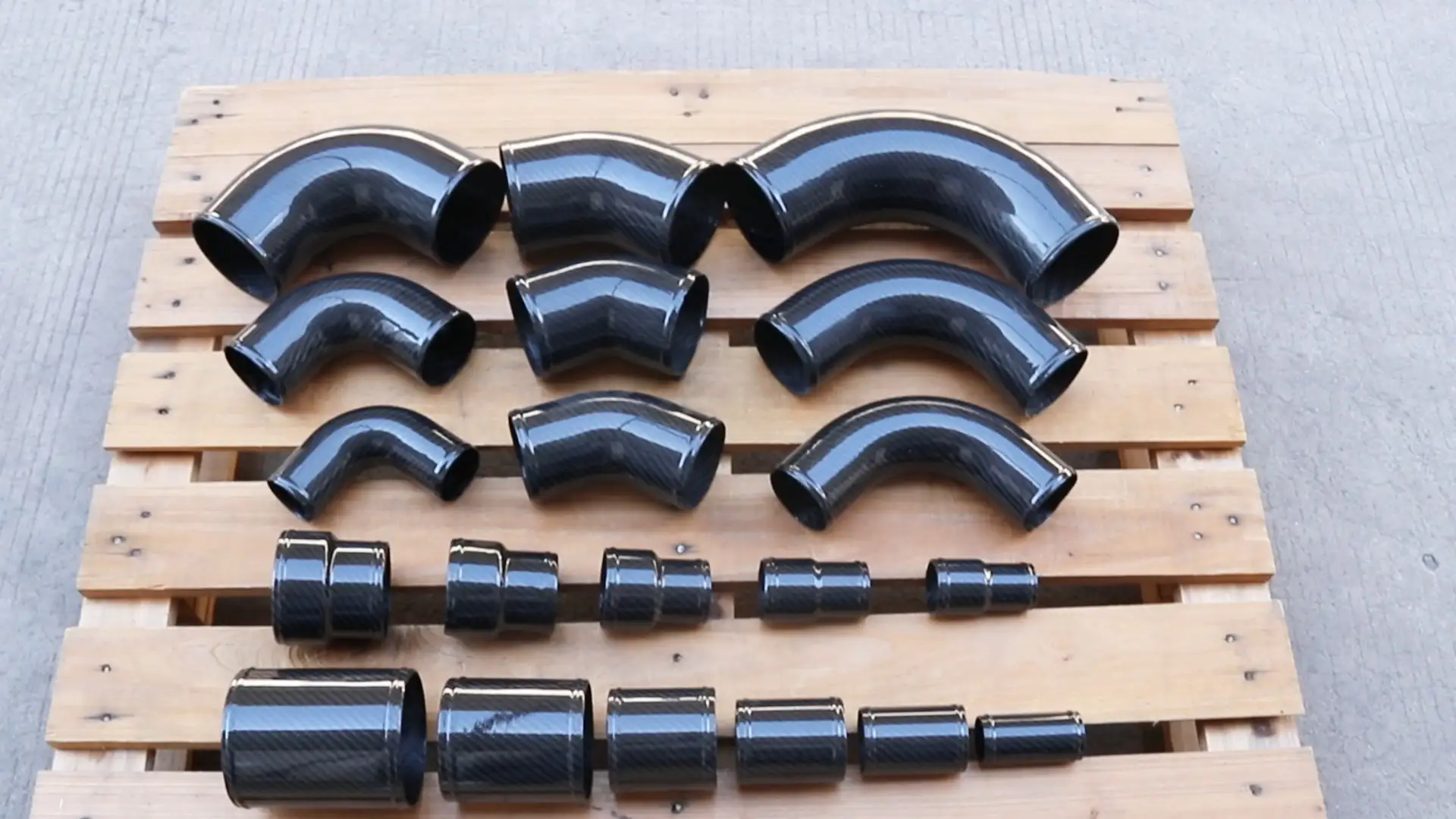 أنبوب كوع/مستقيم/مخفض من ألياف الكربون الجافة المخصصة 1