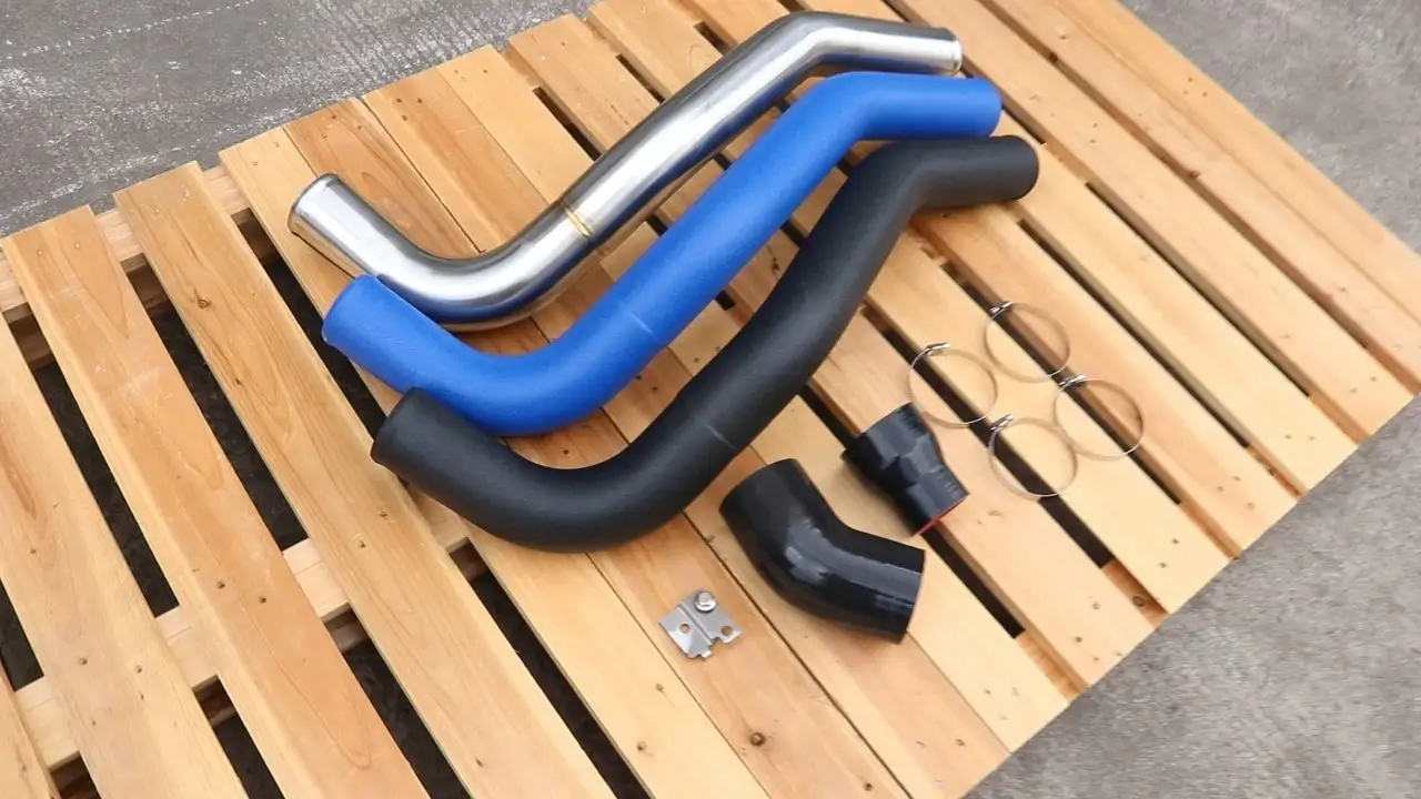 HOT SIDE INTERCOOLER PIPE 2001-2010 GMC GM Chevrolet 6.6L DURAMAX 1