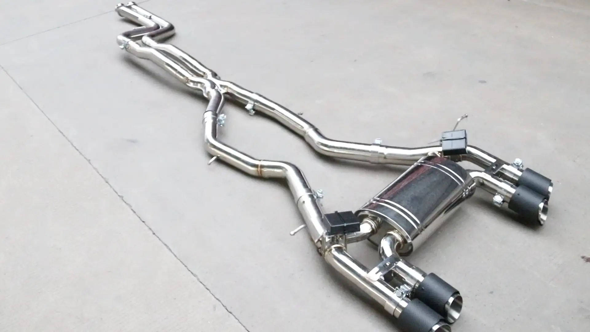 F80 M3 F82 F83 M4 Catback de un solo tubo 1