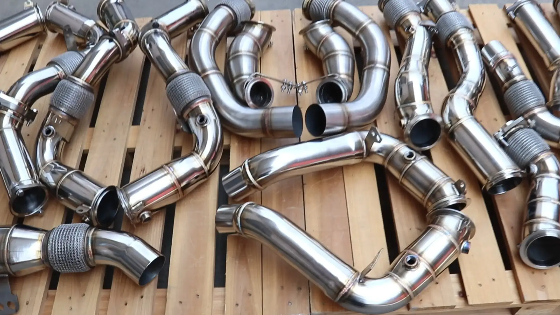 Tubo de bajada de acero inoxidable personalizado para BMW F80, G80, G90, F90, F10, X5M, B46, B48, B58, X3M 1