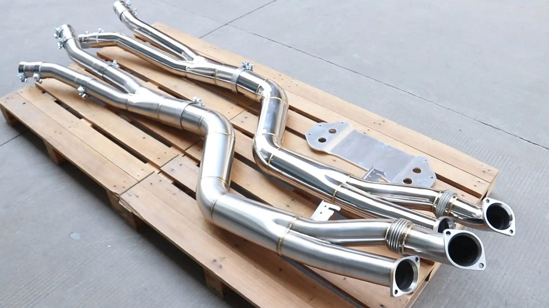 4.5インチ SS304 シングルミッドパイプ BMW G80 G81 G82 G83 M3 M4 S58 排気ダウンパイプ用 1