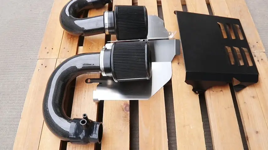 Ansaugkit aus Trockencarbon für Mercedes-Benz C63 GLC63 (s) AMG mit Hitzeschutz 1