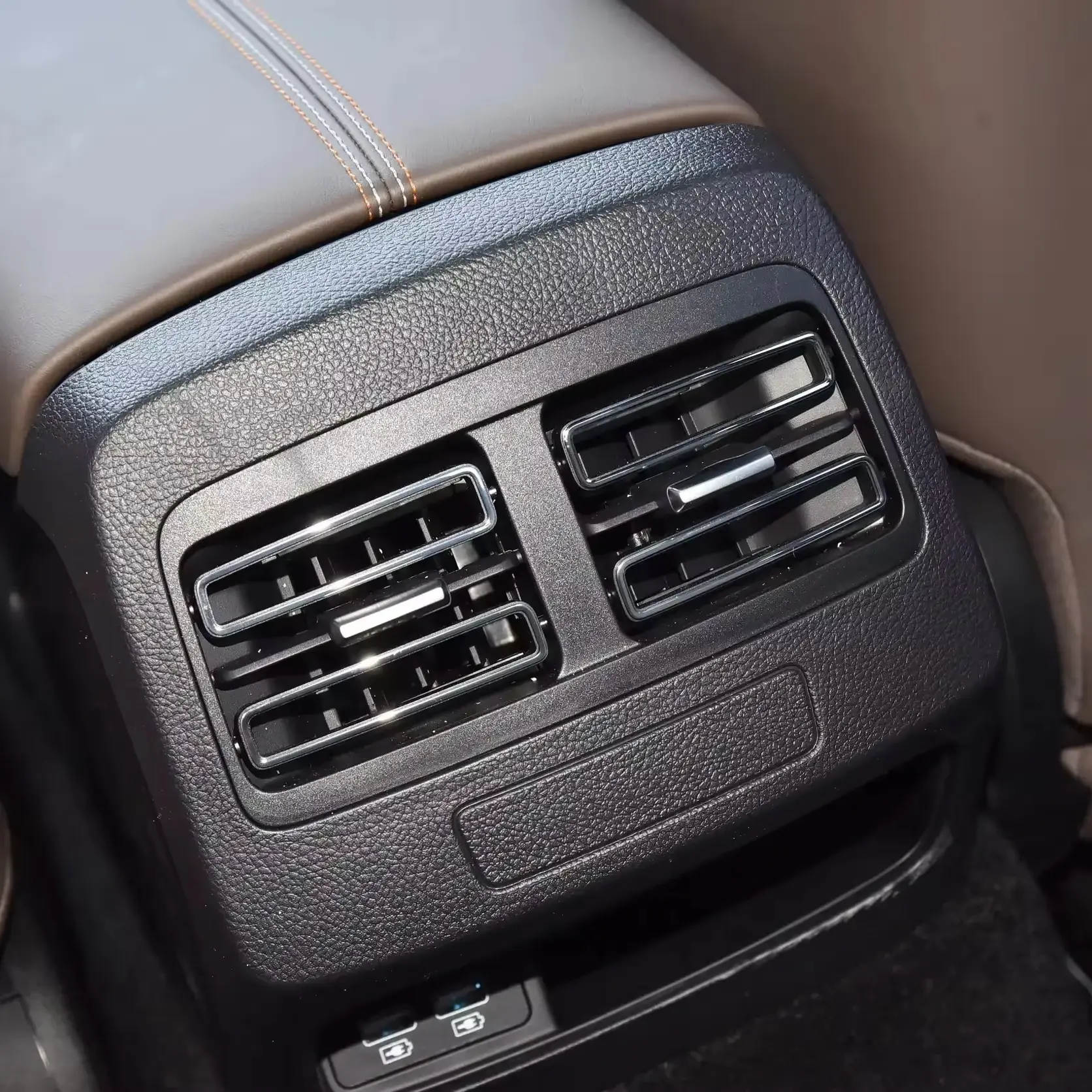 ROKAYAUTO Electric Sedan Car 360°Supply 5