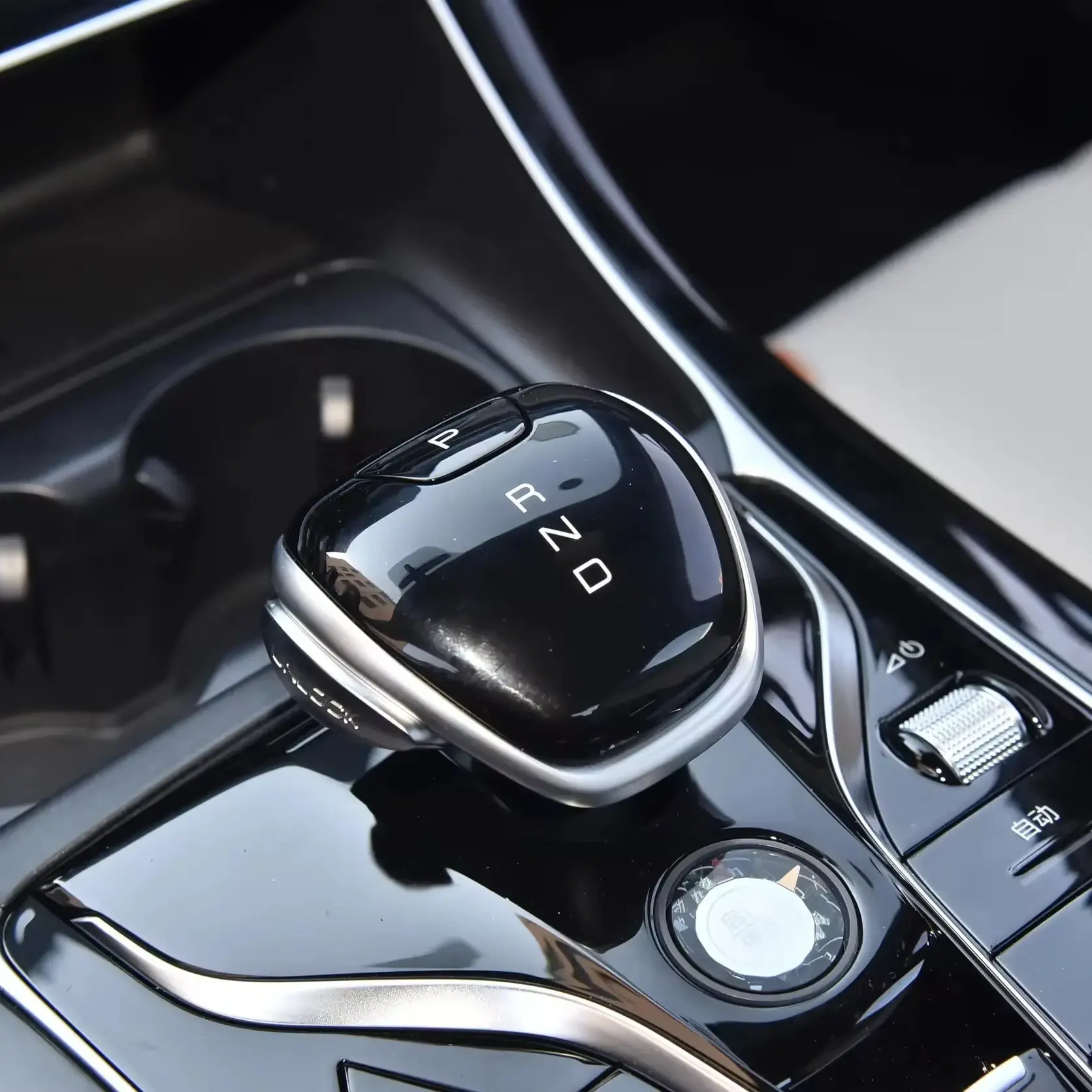 ROKAYAUTO Electric Sedan Car 360°Supply 4