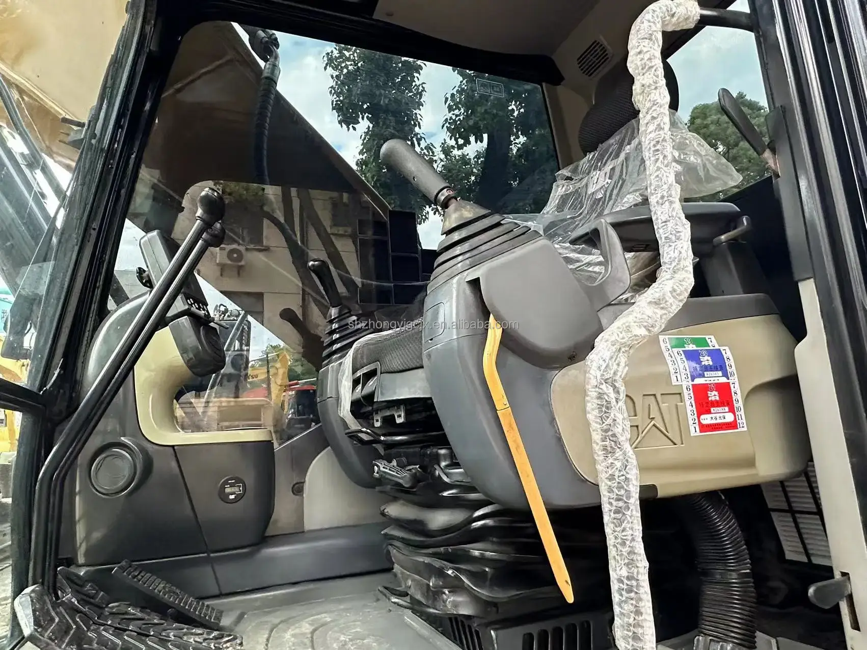 Factory Price Used Caterpillar Excavator Quality Assurance for Mining Production 7