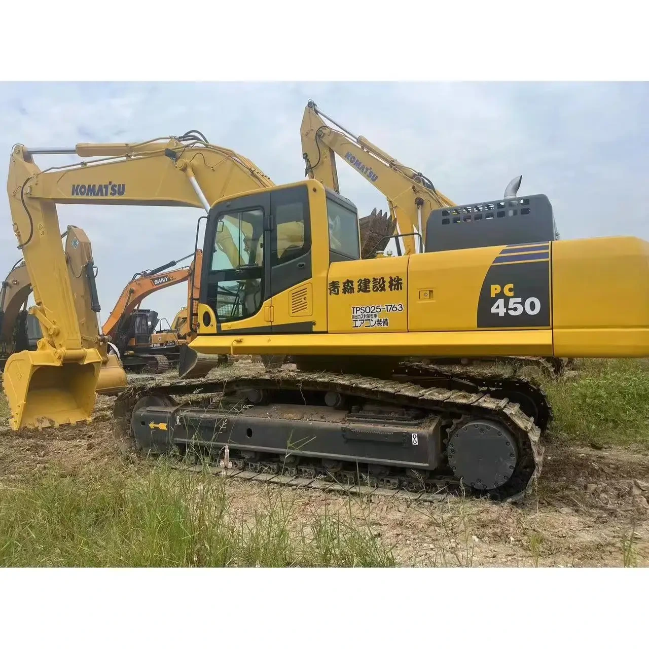Pelle d'occasion Komatsu Pc240-8 du Japon, 90 % neuve 1
