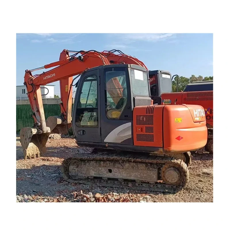 Le Japon a fabriqué des mini-excavatrices hydrauliques Ex70 Farm Digger Zx70-6 1