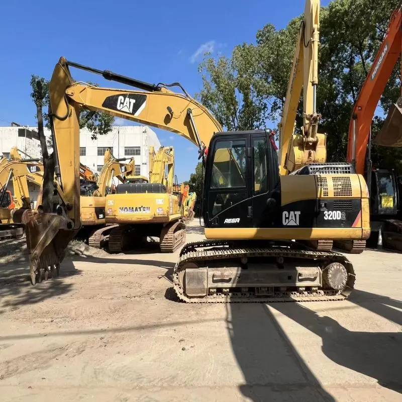 Pelle Caterpillar 320 320D d'occasion, chenille moyenne d'occasion, Cat 320D2L 320DL Cat320 Cat320d, pelle de terrassement 1