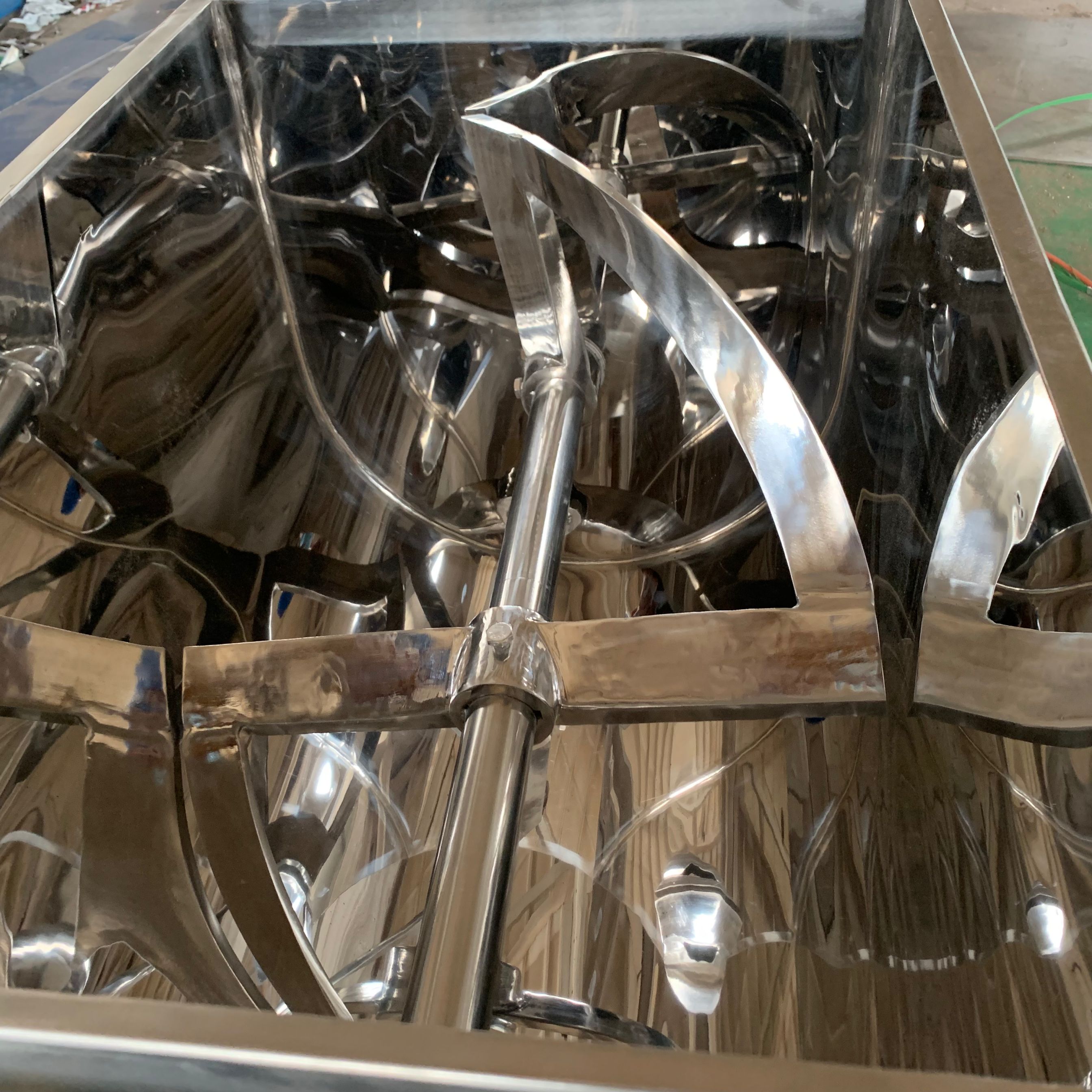 CH TROUGH MIXER 5