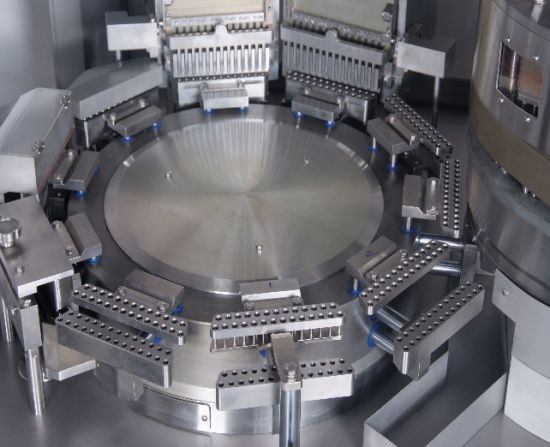 Máquina llenadora de cápsulas completamente automática cerrada 4