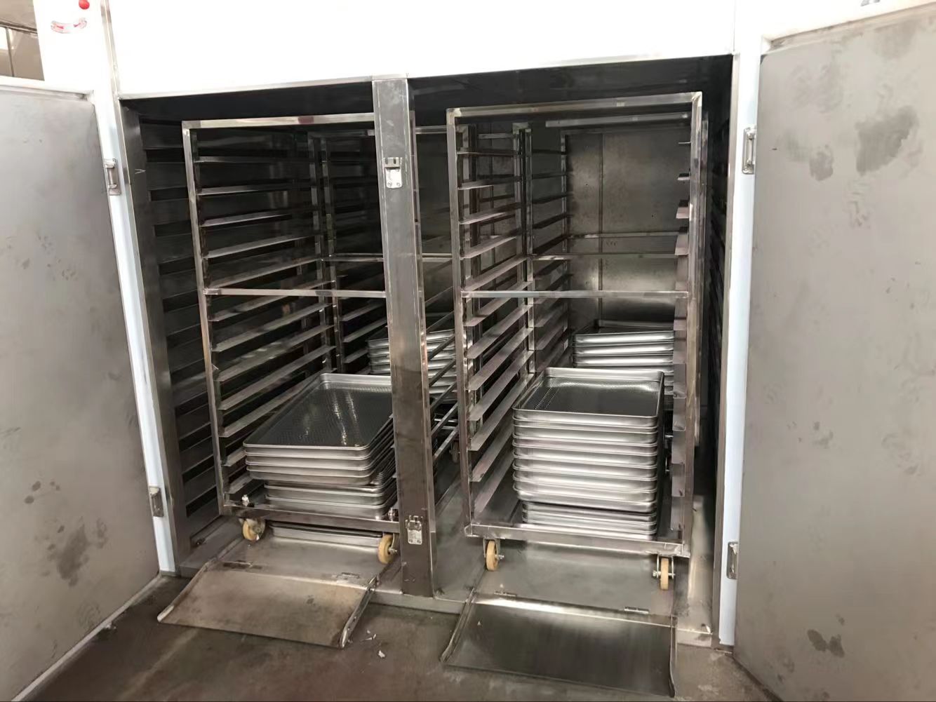 Horno de secado por circulación de aire caliente CT-C GMP 3
