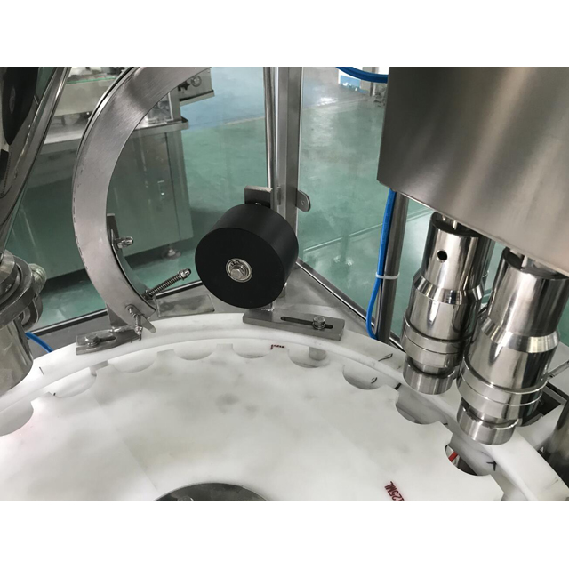Máquina automática de llenado de líquidos para gotas para los ojos 8