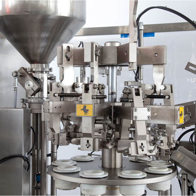 Máquina de llenado y sellado de tubos de gel de alcohol 2