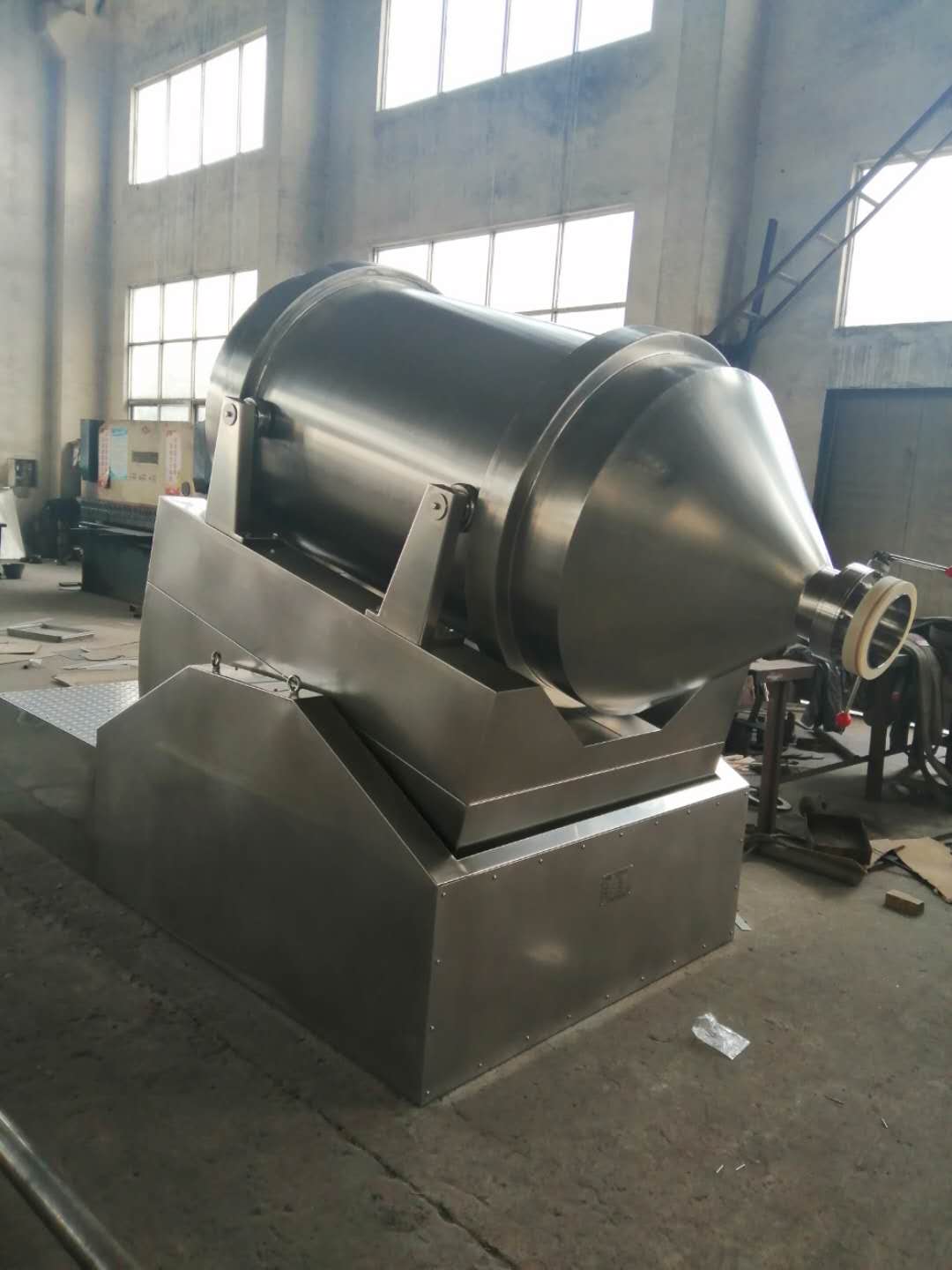 4000L rocking mixer 600L 3D mixer, vibration sifter export to Japan