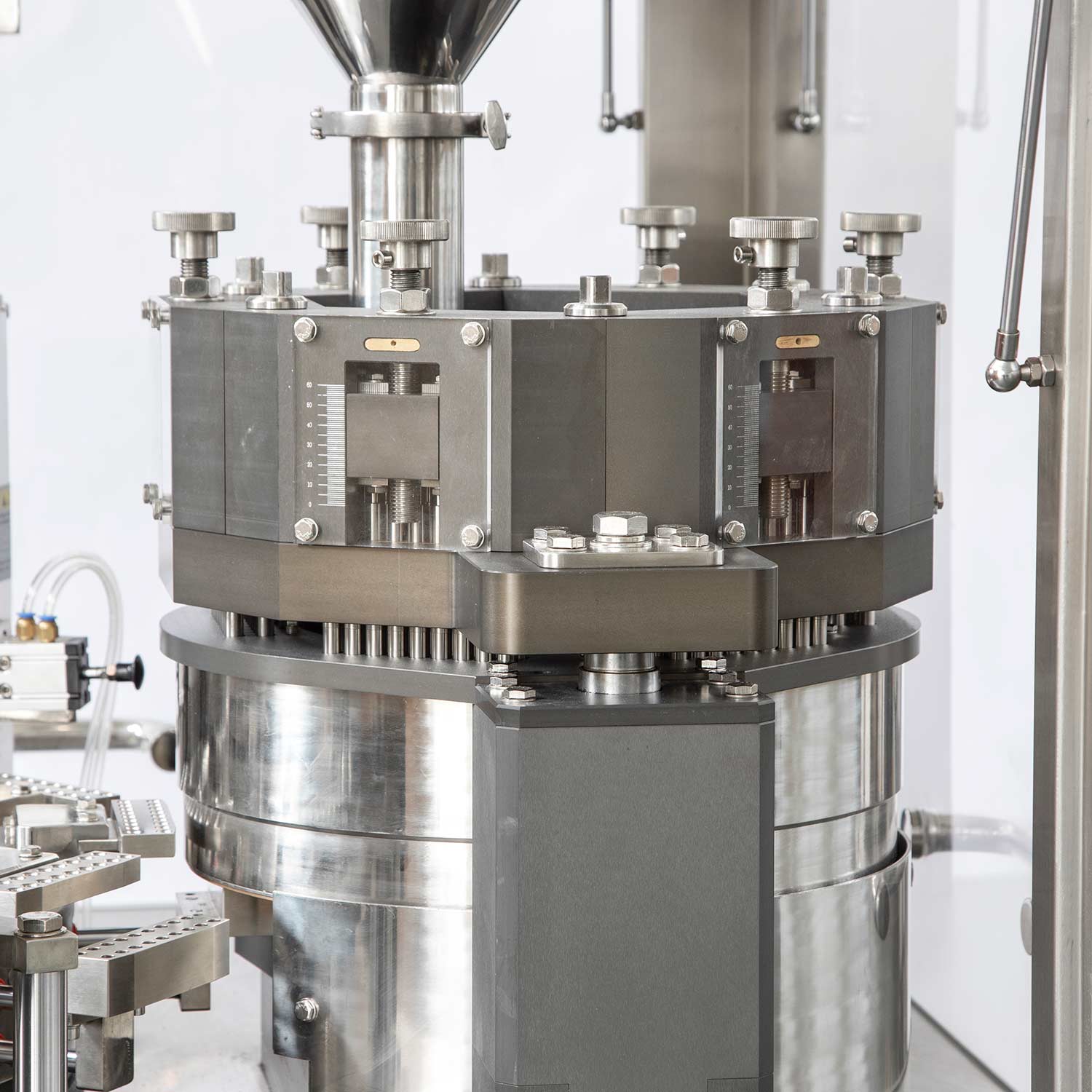 Semi Automatic Capsule Filling Machine 12hour Response by SUPM 8