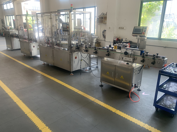 Automatic Spray filling and capping machine 3