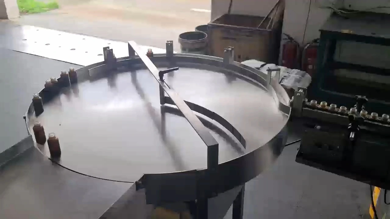 Automatic Spray filling and capping machine 1