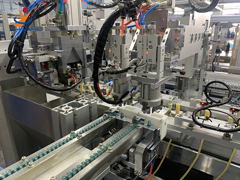Máquina de ensamblaje automático de catéteres industriales médicos de látex 3