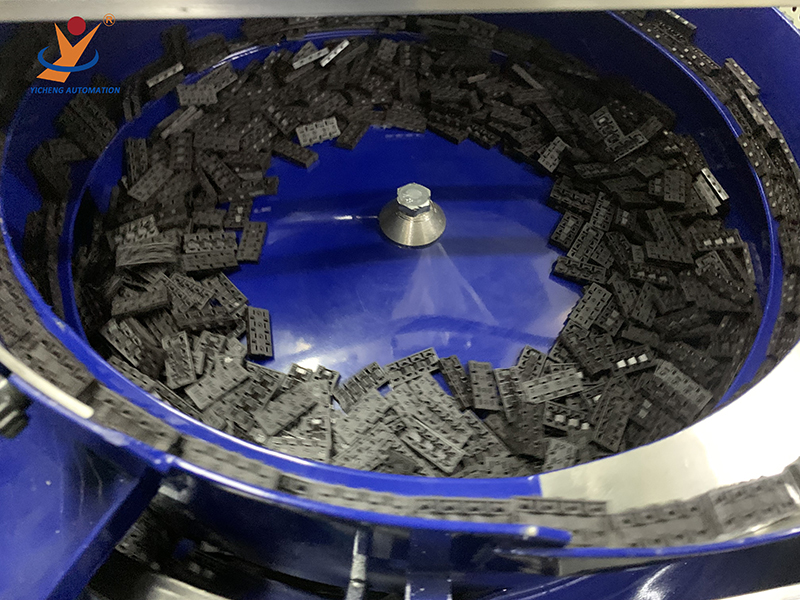 Electronic Parts Automatic Assembly Machine for Toggle Switch | Yicheng