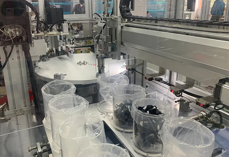 Automated Assembly Equipment by Yicheng-7 4