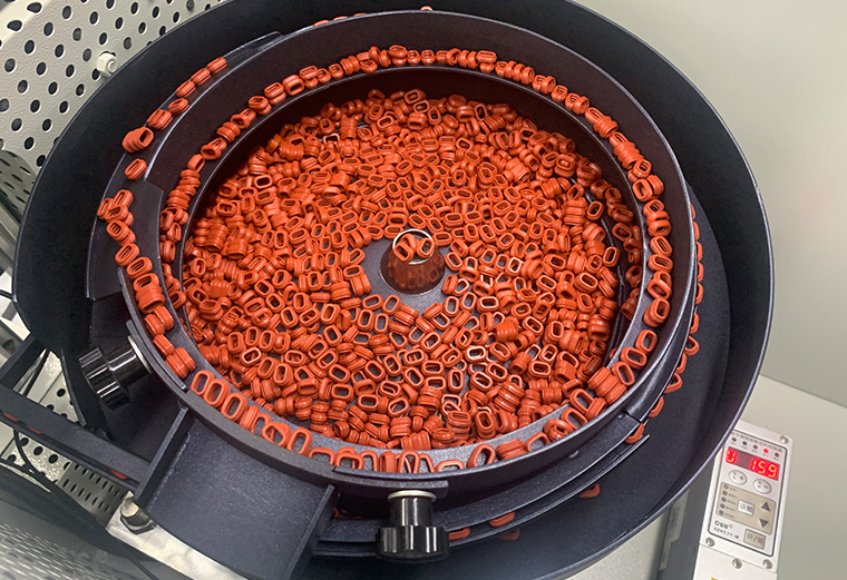 Automatische Montagemaschine für wasserdichte Automobilschalter von Yicheng 5