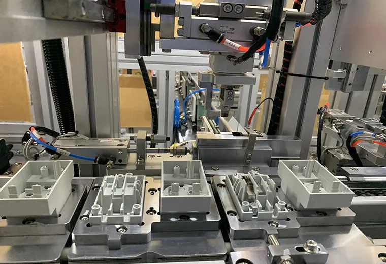 Automated Assembly Equipment - - Yicheng-6 4