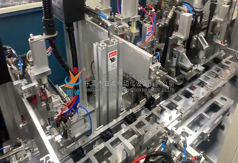 Kundenspezifische automatische Montagemaschine für die Produktionslinie für dreipolige Steckdosen 1