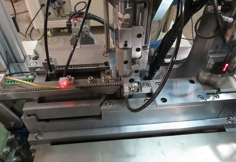 Assembly Machines - - Yicheng-1 3