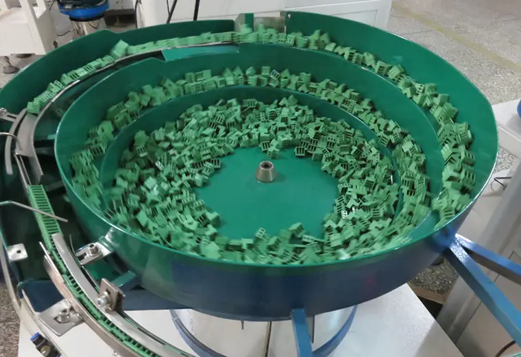 Assembly Machines - - Yicheng-1 5