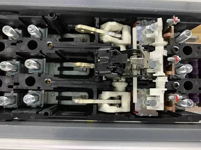 Automated Assembly Equipment - - Yicheng-5 5