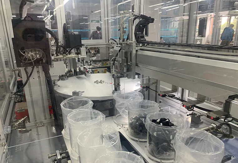 Automated Assembly Equipment by Yicheng-8 4