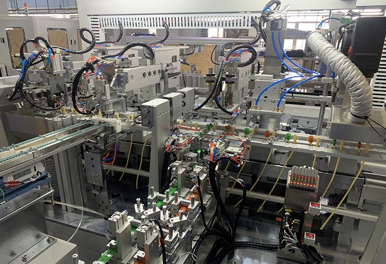 Máquina de ensamblaje automático de catéteres de látex para dispositivos de succión Foley y Nelaton 7