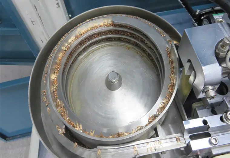 Zuführung kreisförmiger Teile, Vibrationsschüsselzuführung, Vibrationsrotationszuführung 1