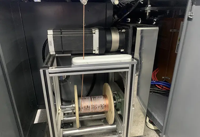 Máquina de soldadura automática de bobina de disyuntor 1