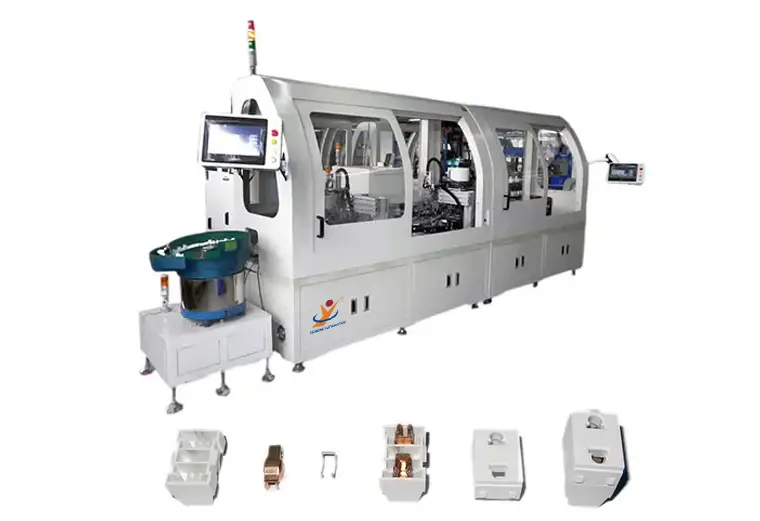 Automatische Montagemaschine mit zwei Löchern für Steckdosen von Yicheng 1
