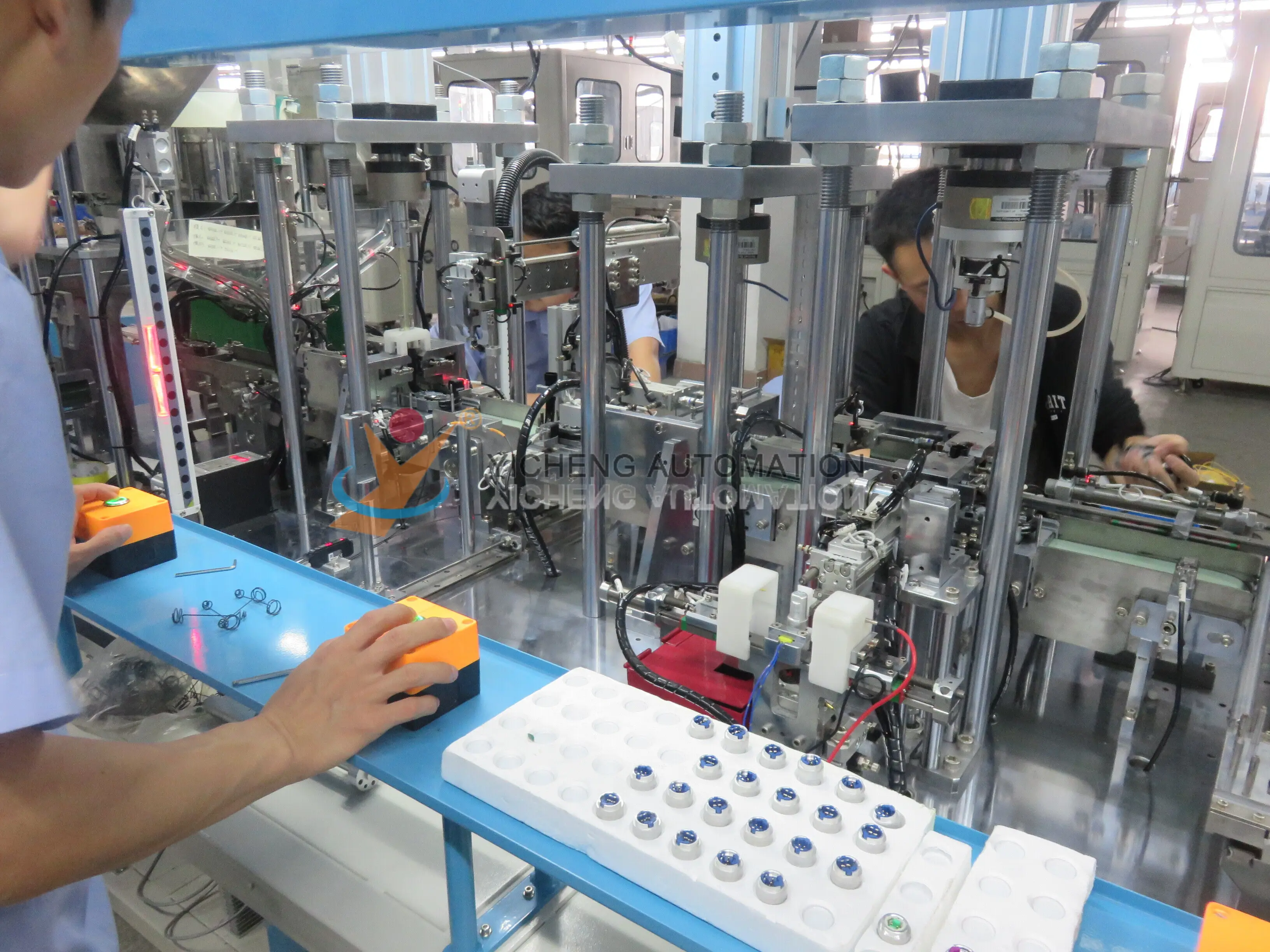 Automated Assembly Machine - - Yicheng 4