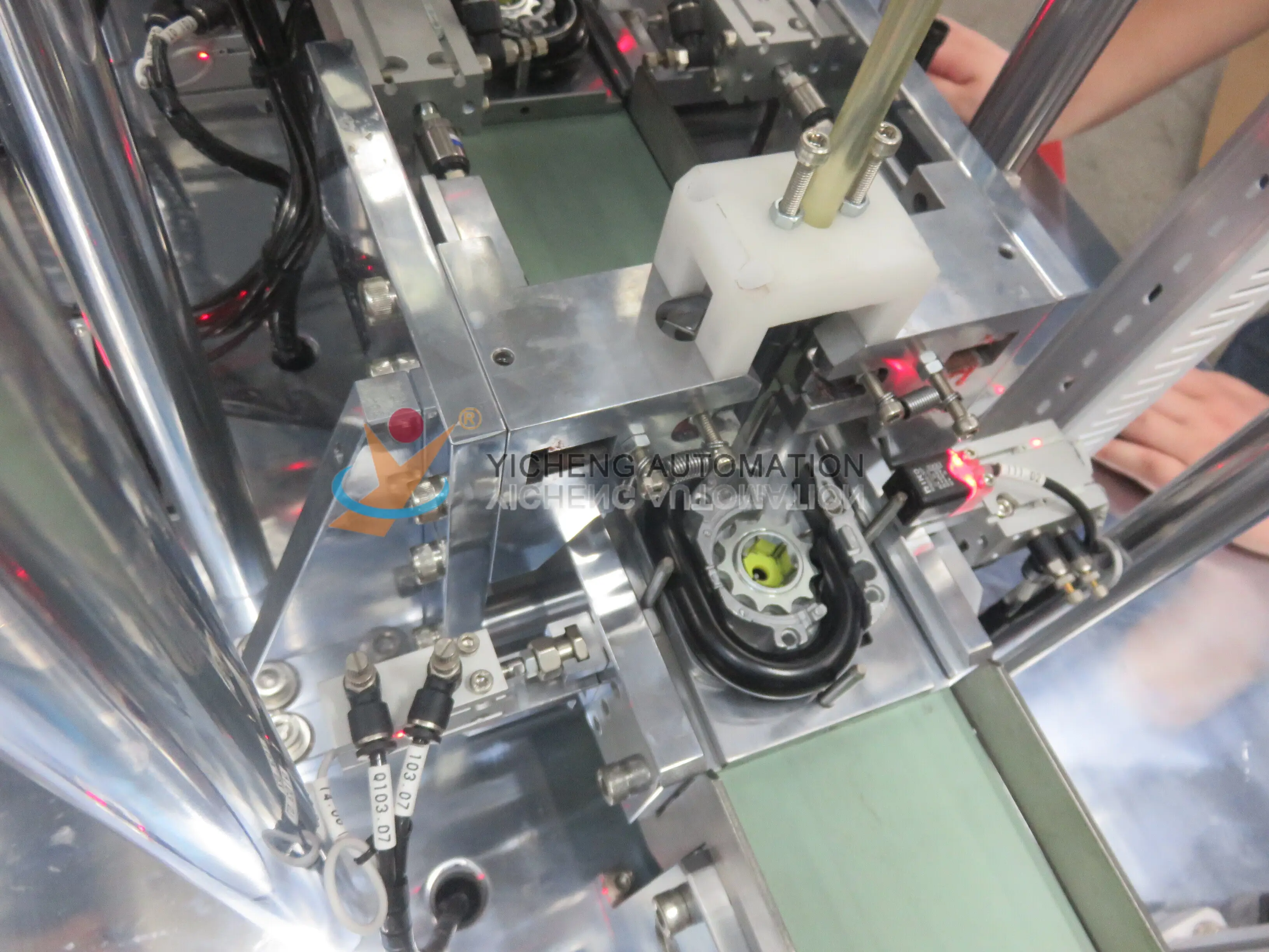 Automated Assembly Machine - - Yicheng 2