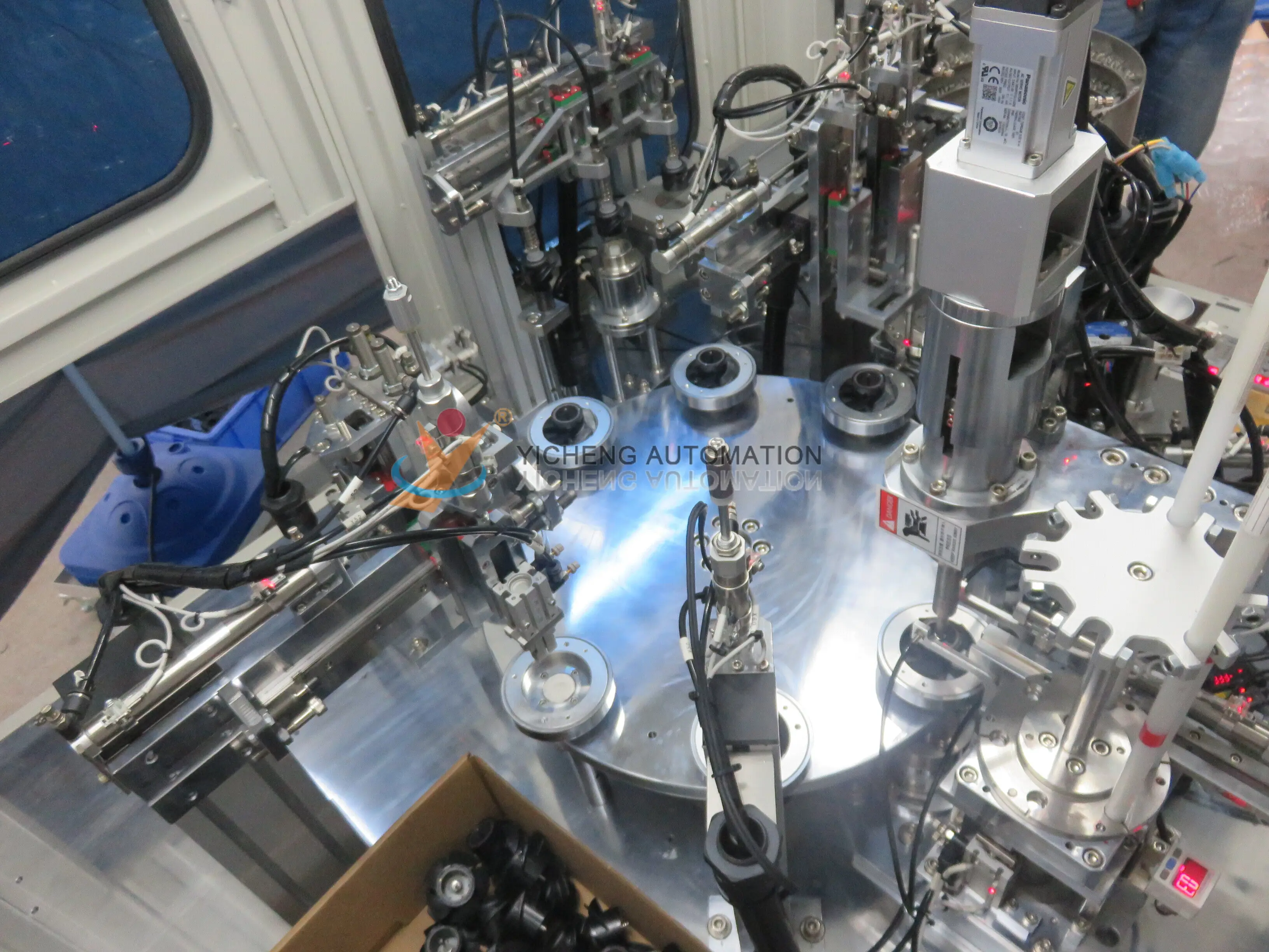 Automatic Assembly Machines by Yicheng-1 6