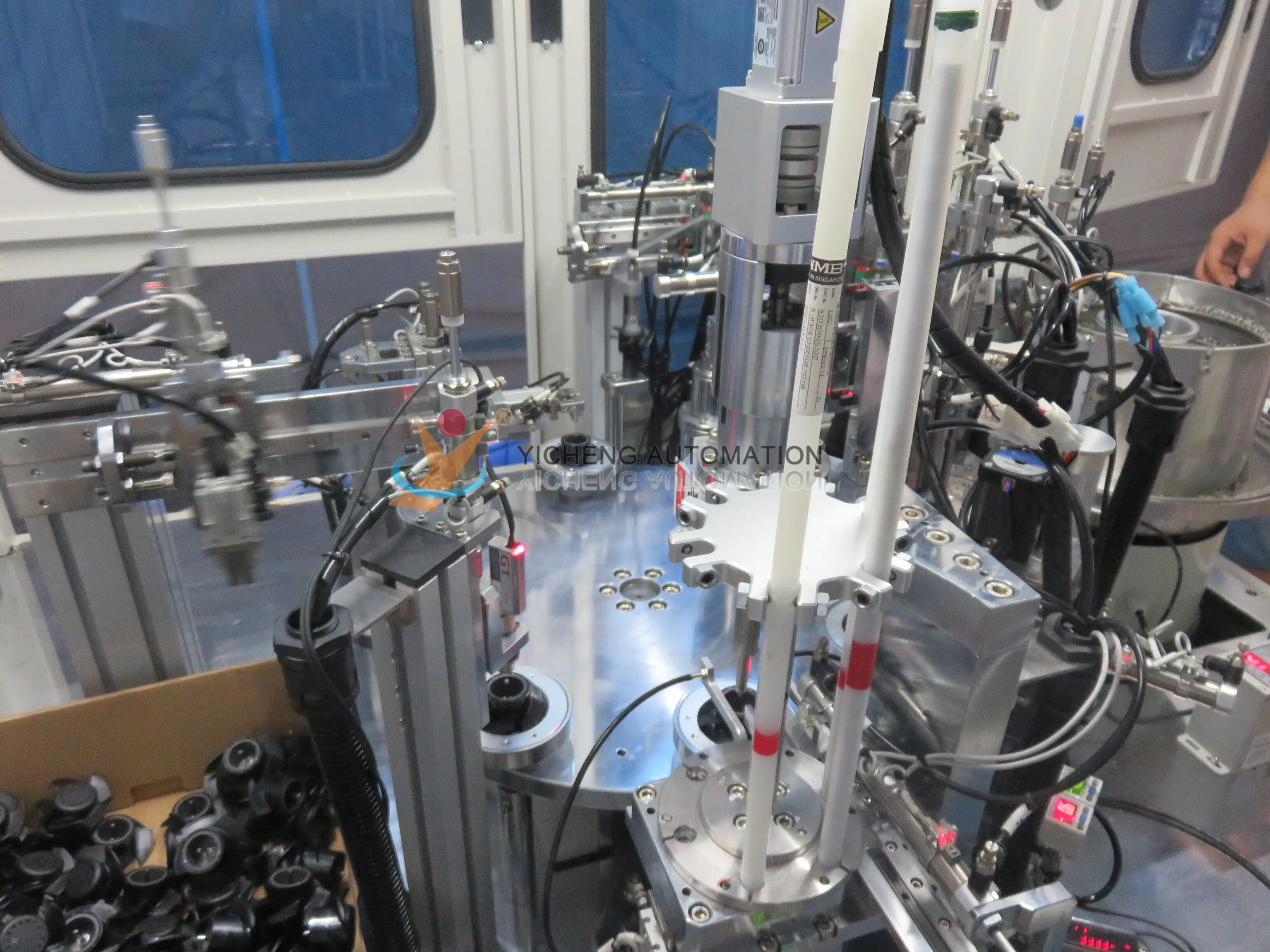 Automatic Assembly Machines by Yicheng-1 3