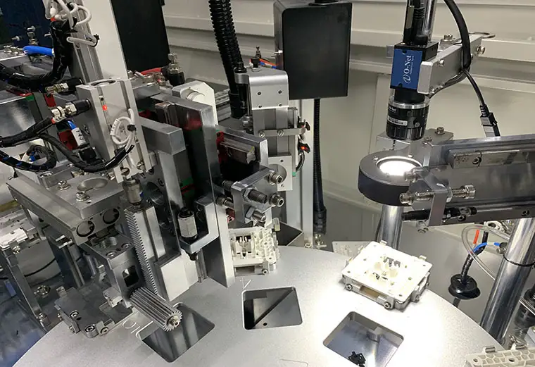 Electronics Assembly Machine Manufacturer - - Yicheng 4