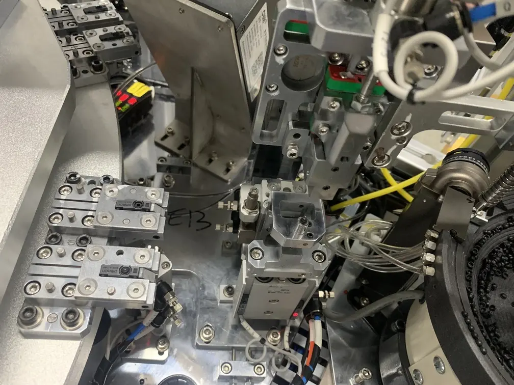 Electronics Assembly Machine Manufacturer - - Yicheng-2 4