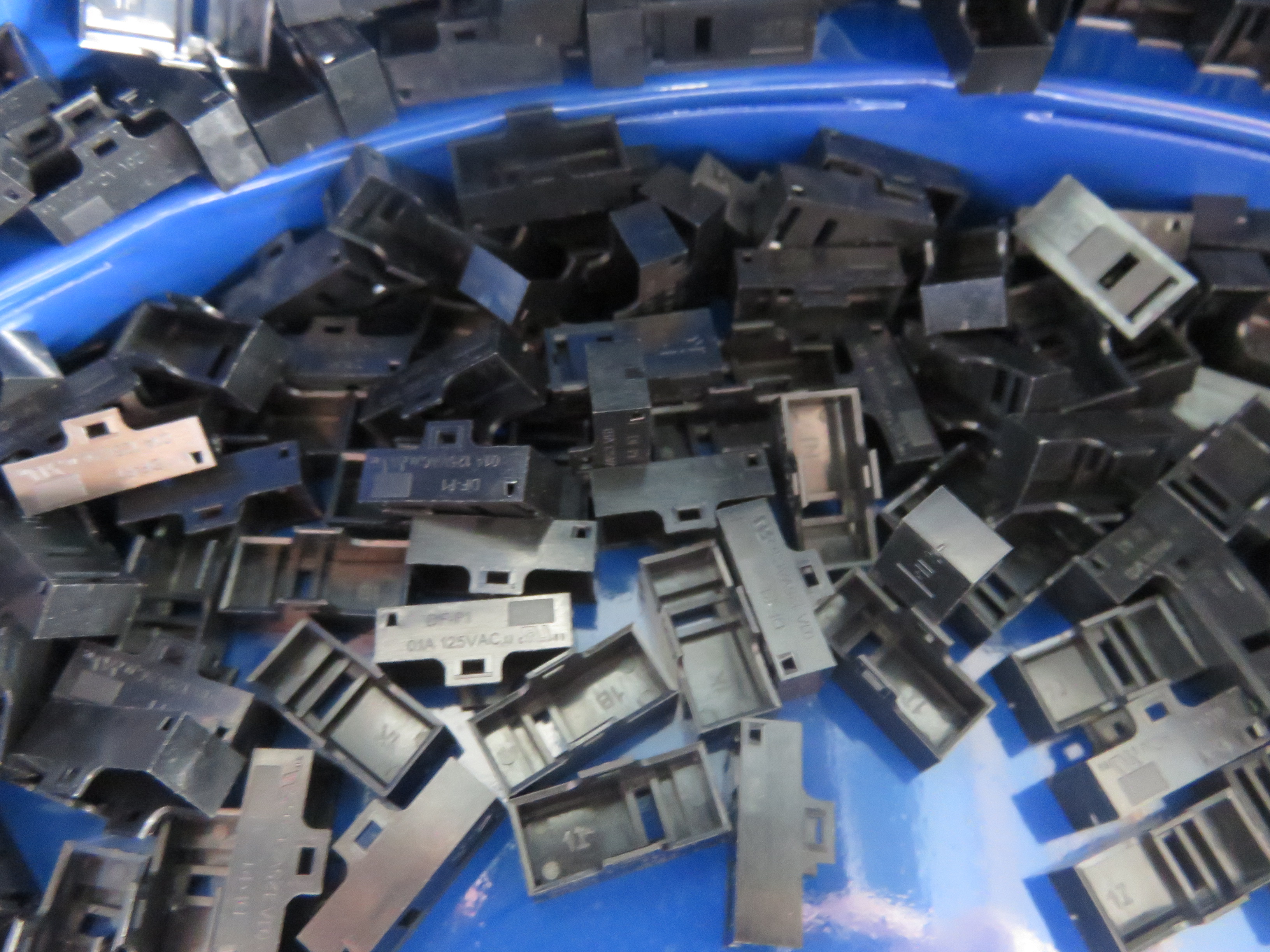 DF European Standard Micro Switch Shrapnel Assembly Machine | Yicheng