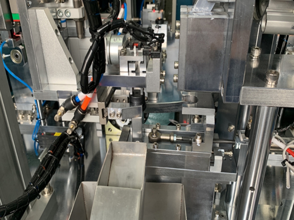 Composite PBT Switch Automatic Pin Assembly Machine | Yicheng